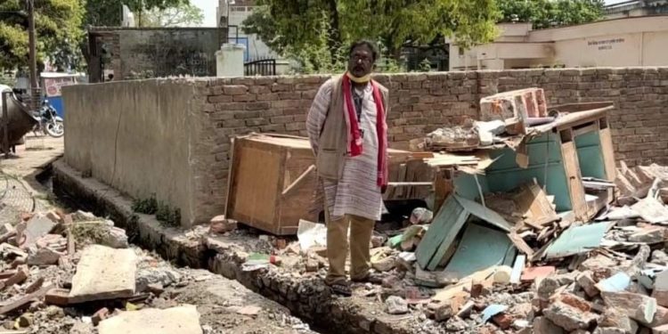 आजमगढ़ :- जब पत्रकार ही समाचार बन के रह गया