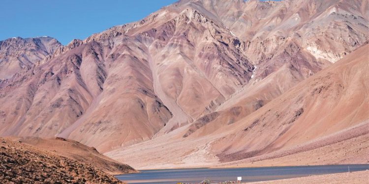 तपता हिमालय: बदलते मौसम ने पर्यटन और खेती को पहुंचाया नुकसान