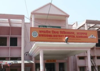 आजमगढ़ :- जिला चिकित्सालय में लापरवाही को लेकर बवाल मामला सुलझाने गए कोतवाल से भी उलझे चिकत्सक