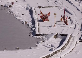 मणि महेश झील