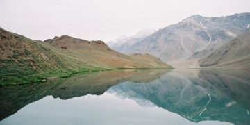 चंद्रताल झील :- चाँद सी चमकती झील का सफर