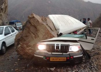 देहरादून से टिहरी झील तक की ऑल वेदर रोड ढह गयी …..